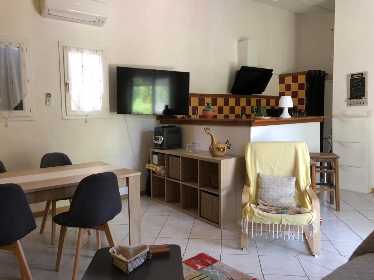 维勒克罗兹Le Cabanon Des Hirondelles别墅 外观 照片
